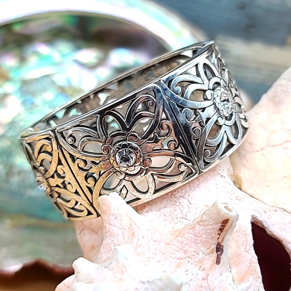 Brighton "BELMONTE" Hinged Floral Paneled Bangle with Swarovski Crystal Centers! - Picture 3 of 12